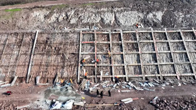 鏖战土石方 达州航空产业园联网路建设跑出“加速度”